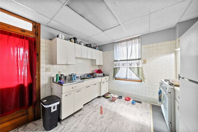 2208 Duss Avenue, Ambridge, PA 15003