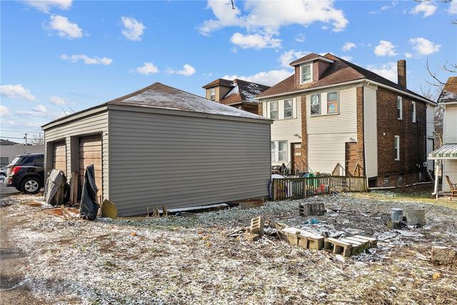 2208 Duss Avenue, Ambridge, PA 15003