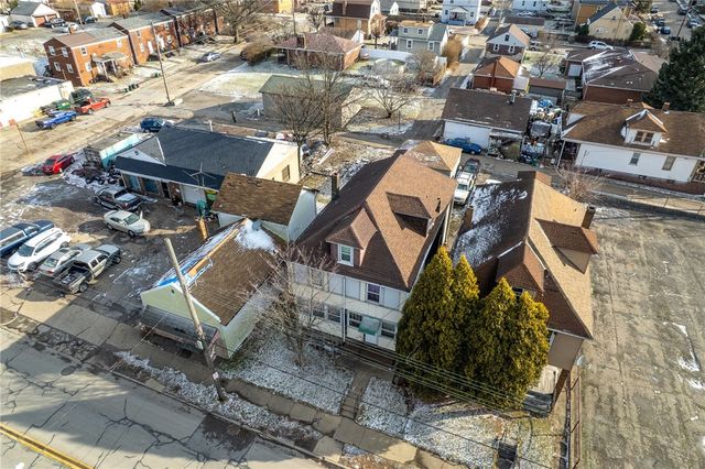 2208 Duss Avenue, Ambridge, PA 15003