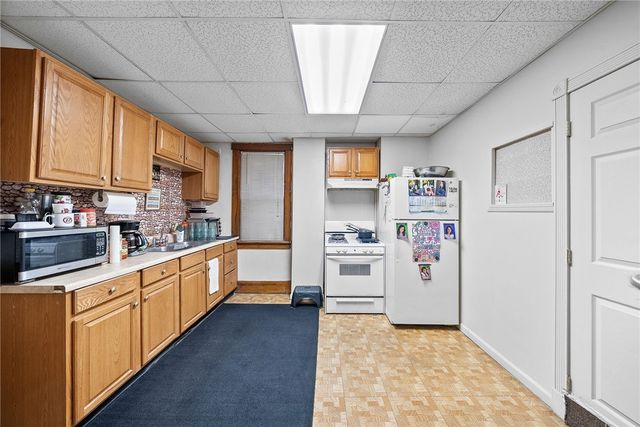 2208 Duss Avenue, Ambridge, PA 15003