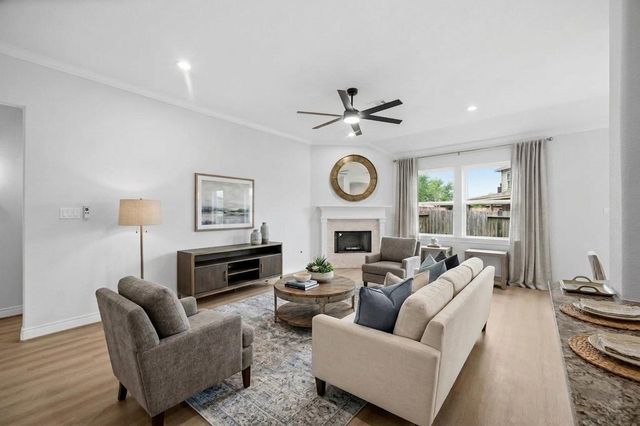 114 Par Circle, La Porte, TX 77571
