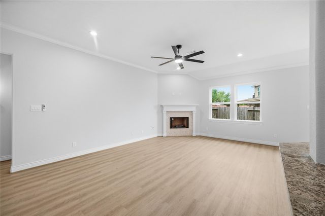 114 Par Circle, La Porte, TX 77571