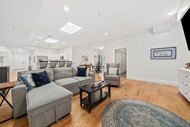 599 Washington St 14, Pembroke, MA 02359