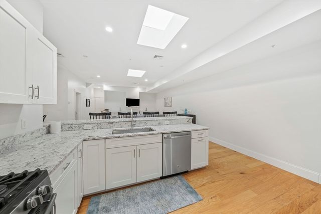 599 Washington St 14, Pembroke, MA 02359