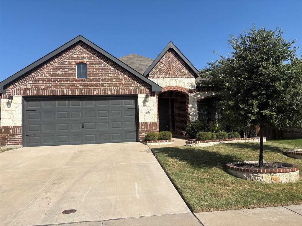 1229 Royal Meadows Trail, Fort Worth, TX 76140