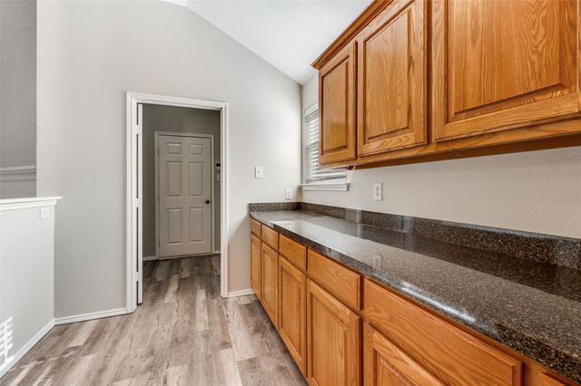 1924 Kingsbrook Trail, Fort Worth, TX 76120