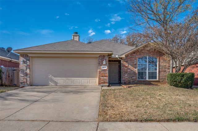 1924 Kingsbrook Trail, Fort Worth, TX 76120