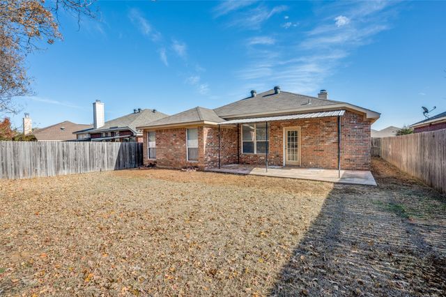 1924 Kingsbrook Trail, Fort Worth, TX 76120