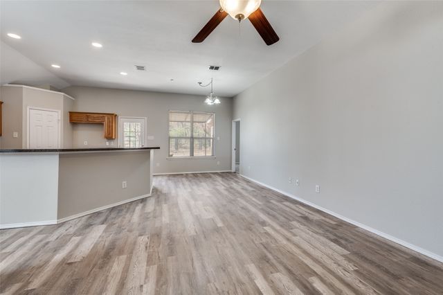 1924 Kingsbrook Trail, Fort Worth, TX 76120