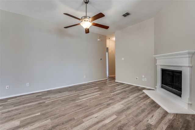 1924 Kingsbrook Trail, Fort Worth, TX 76120