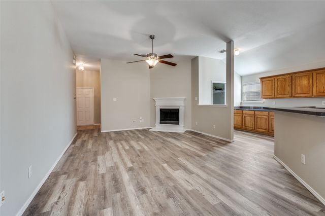 1924 Kingsbrook Trail, Fort Worth, TX 76120