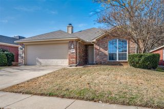 1924 Kingsbrook Trail, Fort Worth, TX 76120