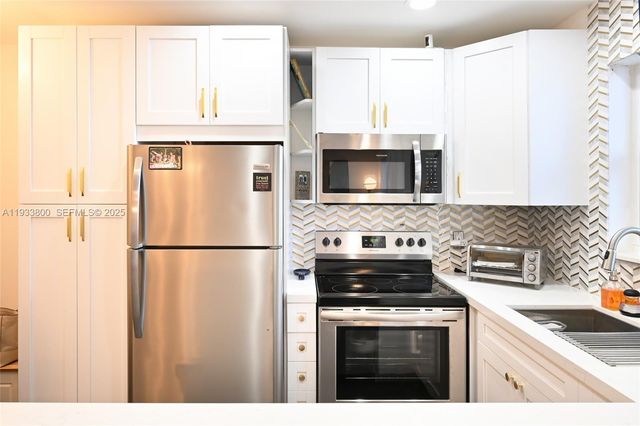 2860 NE 14th St Cswy 206D, Pompano Beach, FL 33062