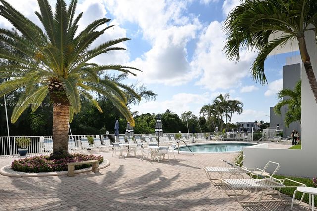 2860 NE 14th St Cswy 206D, Pompano Beach, FL 33062