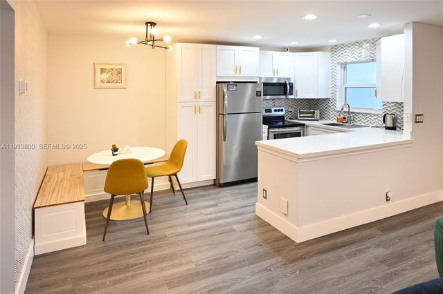 2860 NE 14th St Cswy 206D, Pompano Beach, FL 33062