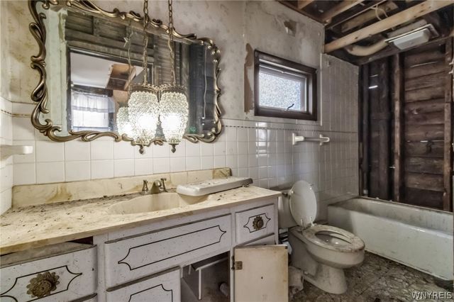 99 Lakeview Avenue, Buffalo, NY 14201