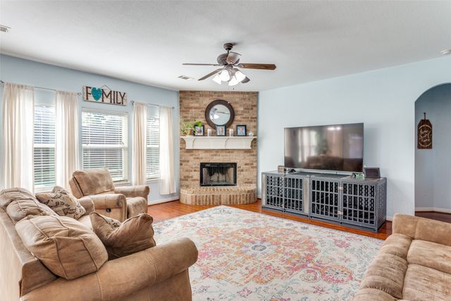 312 Howard Way Drive, Aledo, TX 76008