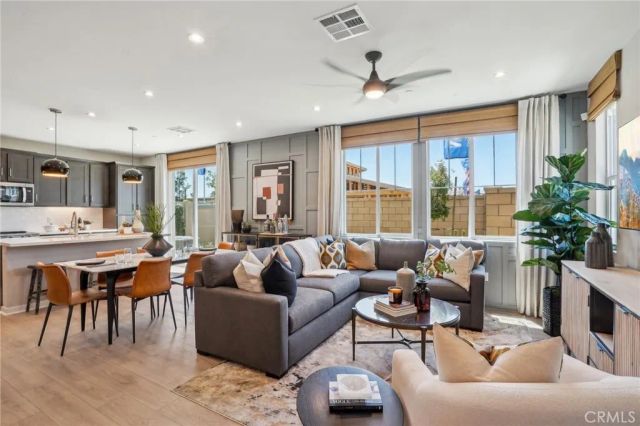 6363 Moonfire Lane, Fontana, CA 92336