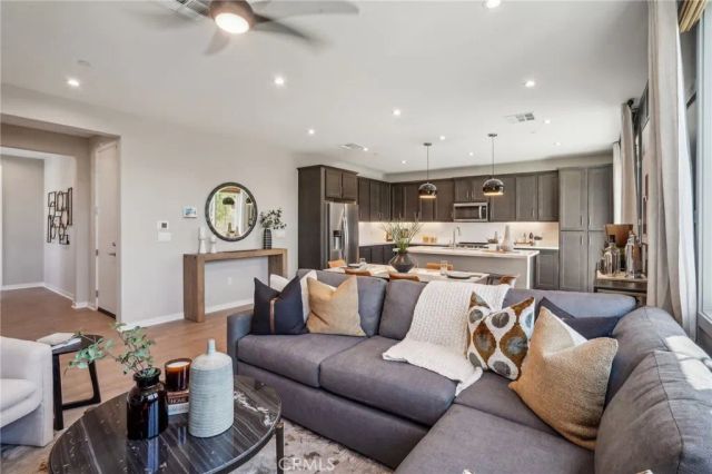 6363 Moonfire Lane, Fontana, CA 92336