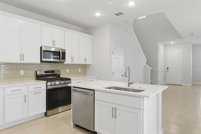 269 PLATFORM LANE, Debary, FL 32713