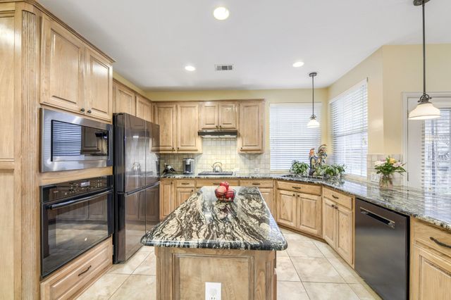 11007 Premier Drive, Frisco, TX 75033