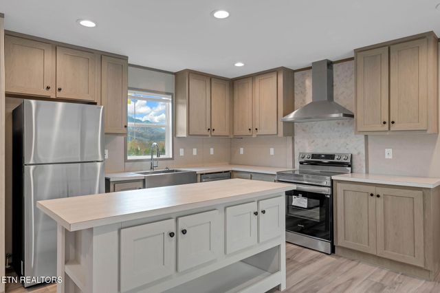 182 Tazewell Pike, Luttrell, TN 37779