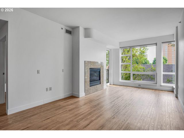 1620 Ne BROADWAY St 432, Portland, OR 97232