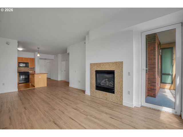 1620 Ne BROADWAY St 432, Portland, OR 97232