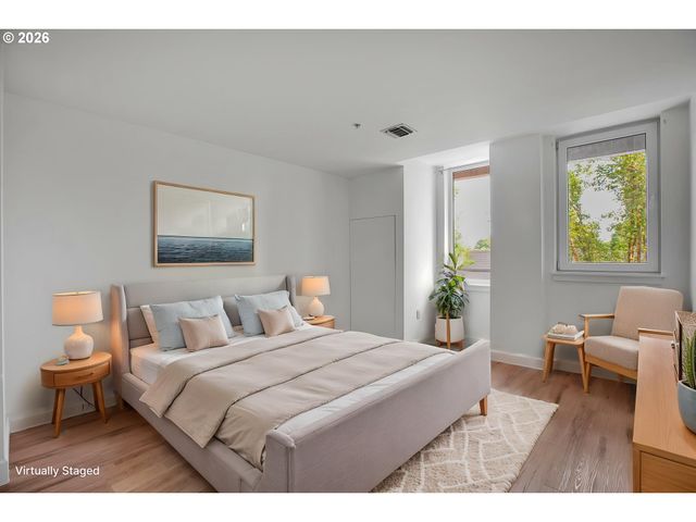 1620 Ne BROADWAY St 432, Portland, OR 97232
