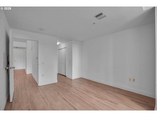 1620 Ne BROADWAY St 432, Portland, OR 97232