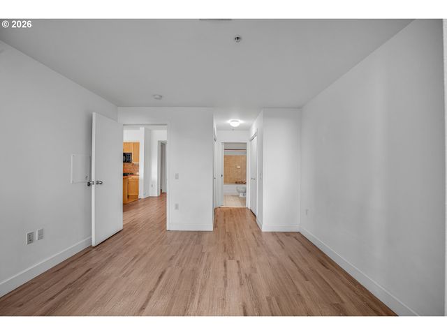 1620 Ne BROADWAY St 432, Portland, OR 97232