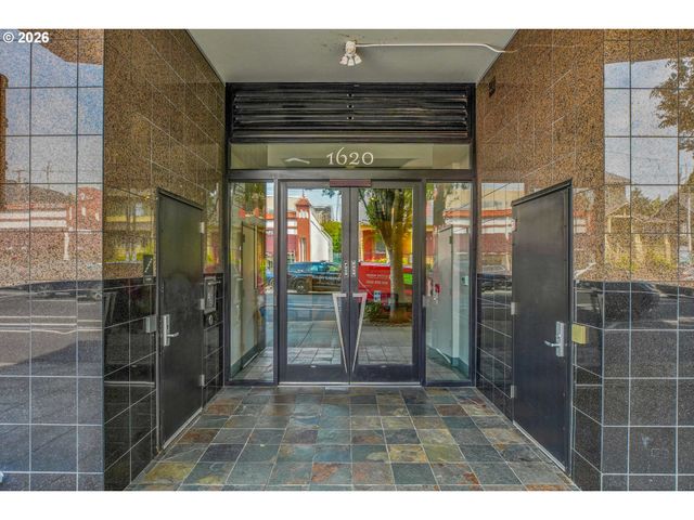 1620 Ne BROADWAY St 432, Portland, OR 97232