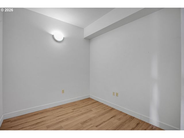 1620 Ne BROADWAY St 432, Portland, OR 97232