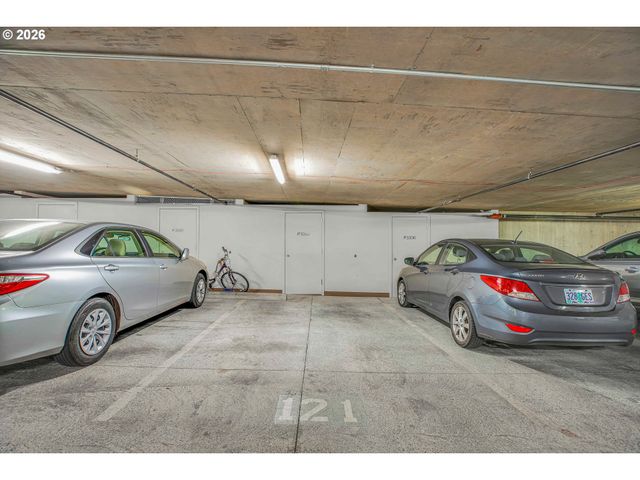 1620 Ne BROADWAY St 432, Portland, OR 97232