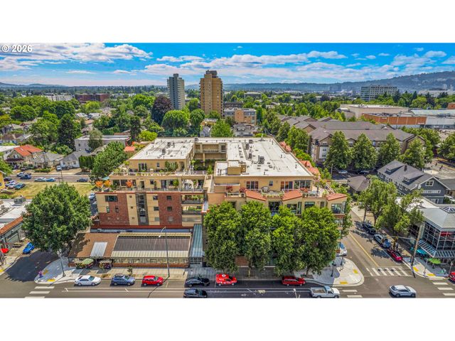 1620 Ne BROADWAY St 432, Portland, OR 97232