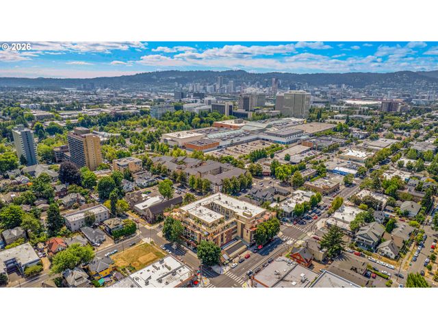 1620 Ne BROADWAY St 432, Portland, OR 97232