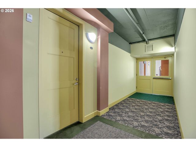 1620 Ne BROADWAY St 432, Portland, OR 97232