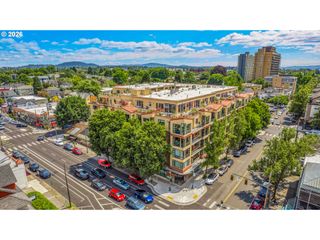 1620 Ne BROADWAY St 432, Portland, OR 97232