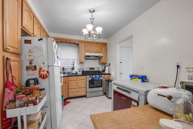 5011 175th Street, Fresh Meadows, NY 11365