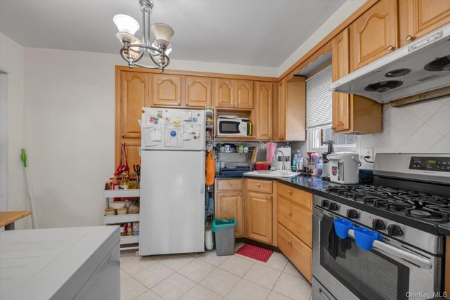 5011 175th Street, Fresh Meadows, NY 11365