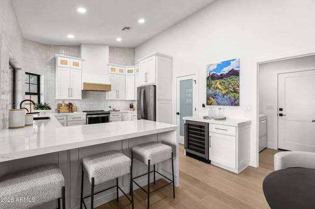 8572 E SAN FELIPE Drive, Scottsdale, AZ 85258