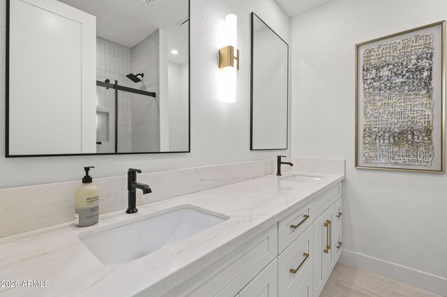 8572 E SAN FELIPE Drive, Scottsdale, AZ 85258