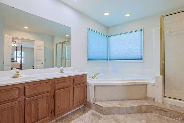 11715 Kemperwoods Drive, Symmes Twp, OH 45249