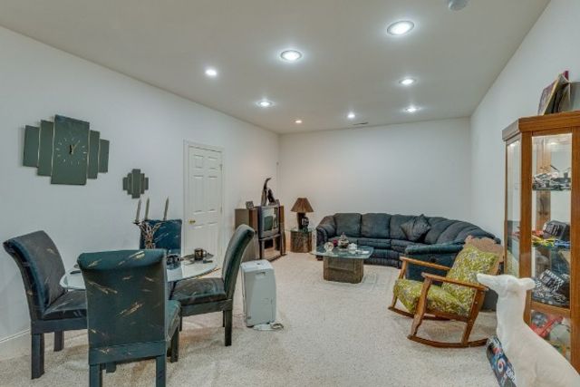 4664 New Cut Rd, Greenbrier, TN 37073