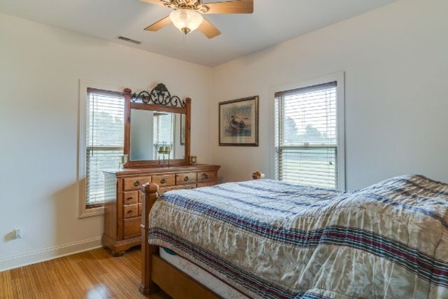 4664 New Cut Rd, Greenbrier, TN 37073