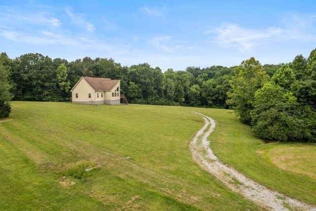 4664 New Cut Rd, Greenbrier, TN 37073