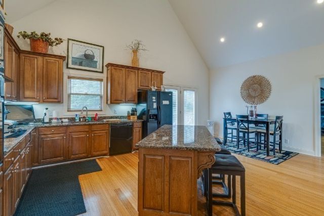 4664 New Cut Rd, Greenbrier, TN 37073