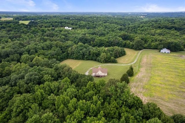 4664 New Cut Rd, Greenbrier, TN 37073