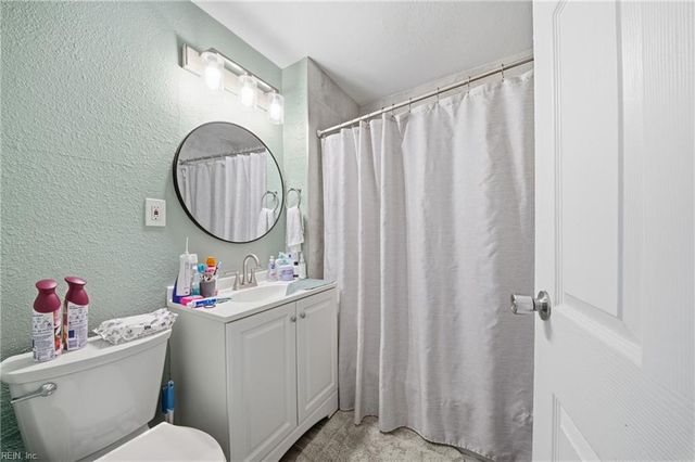 2025 Holladay ST, Portsmouth, VA 23704