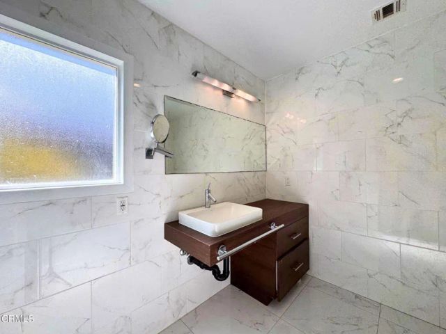 869 S Euclid Avenue, Pasadena, CA 91106